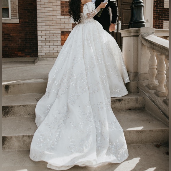 Wedding dress gown - Picture 5 of 8